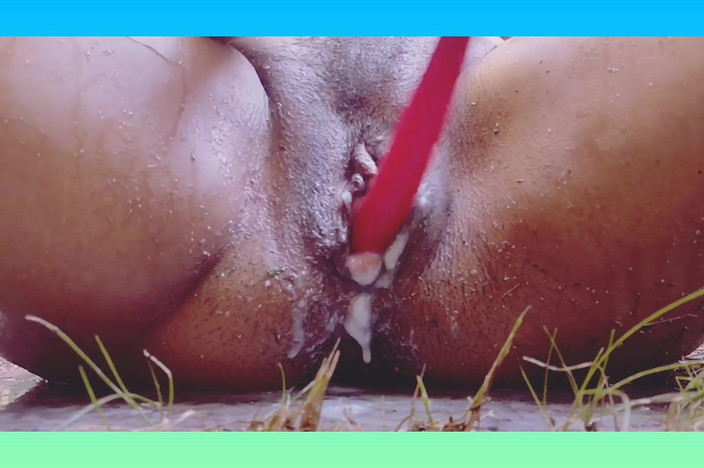 Sarah Fonteyna cumrecord.: Sarah Fonteyna tràn 1 lít tiền sản trong vườn với những...