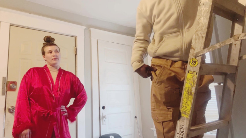 Thekookiejarxxx: Lonely Housewife Can’t Resist Fucking the Black Repair Man