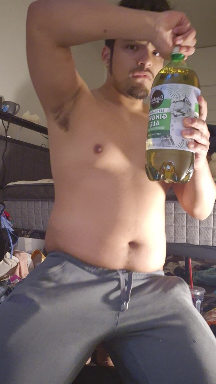 NakyJoss: Ginger Ale Chugging