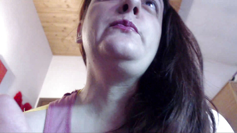 Nicoletta Embassi: Eksplorasi Giantess Devour