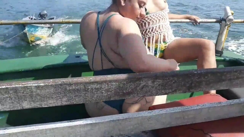 Paty Bumbum: Paty butt dan saudara tirinya agatha ludovino eksibisualisme di atas...