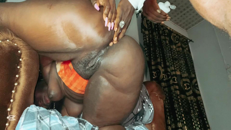 Nastyblackmama: Bästa vän kom över för Netflix och Chill och slutade knulla...