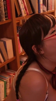 Studentessa prefetturale K-cup 18 anni che fa sesso in biblioteca con il seno più grande della scuola
