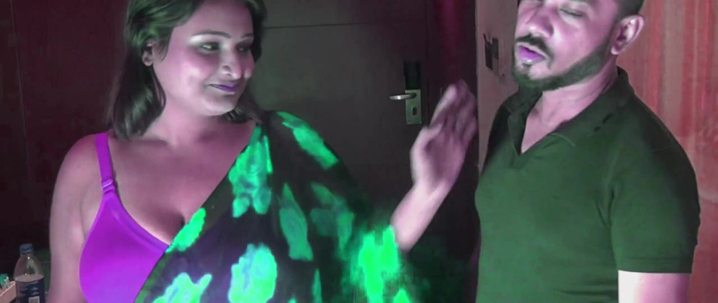 Uncutadda: Ex novio y follada hardcore de una chica india