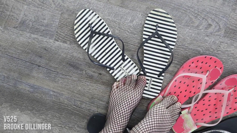 Brooke Dillinger: Fetish flip flop dan pancut mani joi