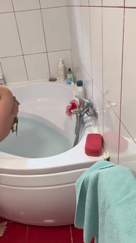 水中で息を止めて自分をイかせる