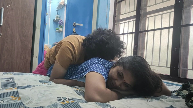 Vaigavarun45: hot randi patni seks karti hai jabki pati dvara tin...