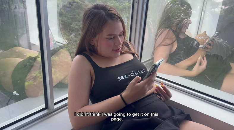 MilanRodriguez: Große Stiefschwester wird beim Masturbieren mit meinen Sex-Dater-Bildern erwischt