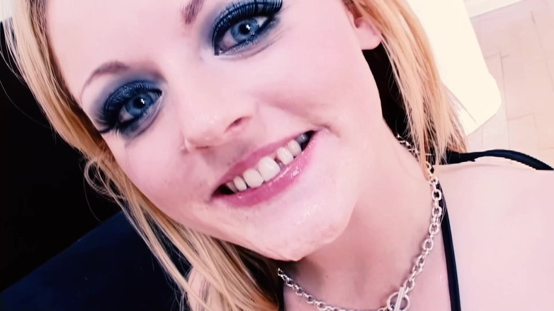 BestPorn85: Sophie Dee suka makan pancutan mani