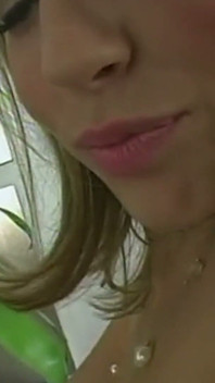 POV - คุณมี Kimberly Wood ใต้คุณและเธอกําลังยั่วยวนคุณด้วย gusto