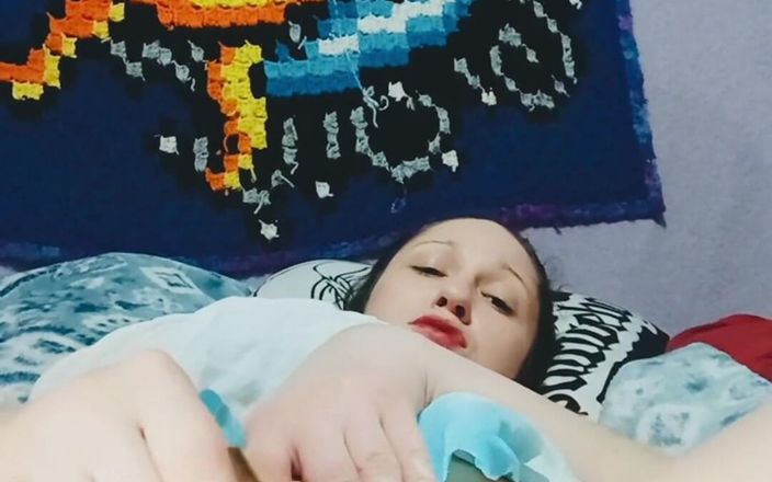 Moonlitcassie: Cipka uderza i wibrator sytuacja