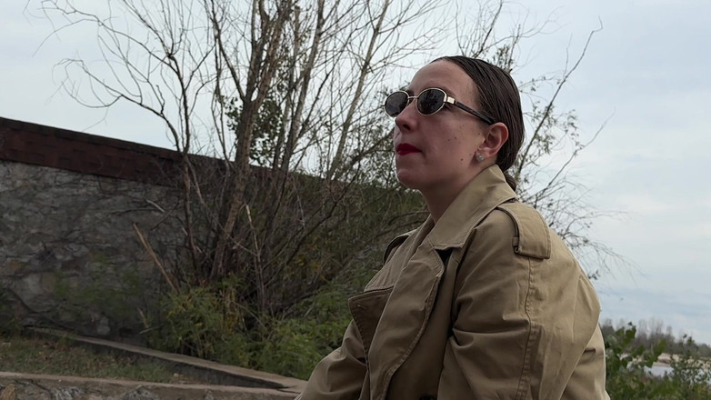 Hottie goddess: Hút thuốc nhổ quyến rũ