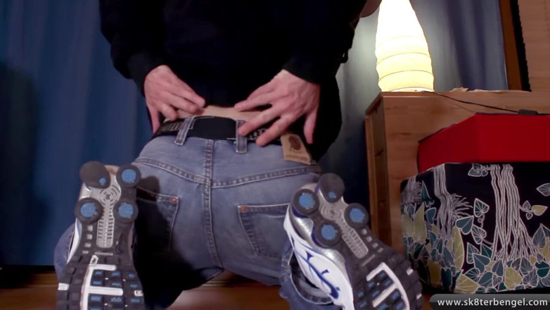 Sk8terBengel: Chav fuma e cavalca un grosso dildo - Picaldi, Shox