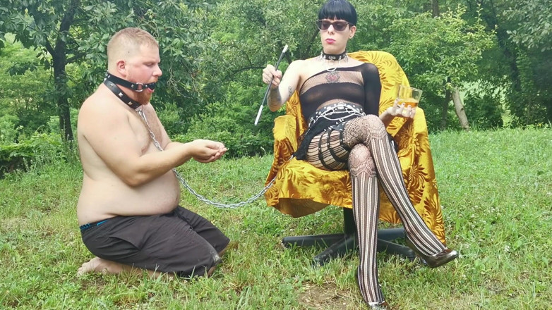 Beth Kinky: Использую моего сводного дядю в качестве пепельницы на улице