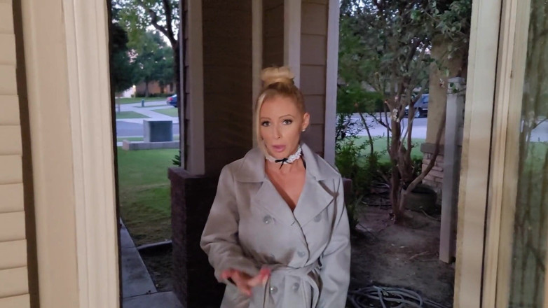 Danielle Renae: Full Service Maid Cleans Your House and Cock