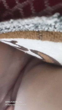 Desi Housewife Showing Boobs and Pussy
