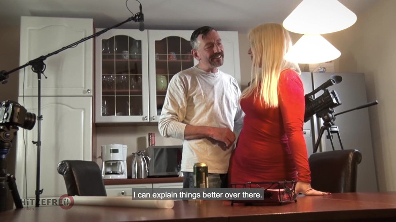 Hitzefrei: Thick German blonde Mariella Sun fucks an older man