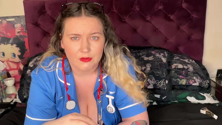 MissFFW: Медсестра, яка курить, підходить для кашлю