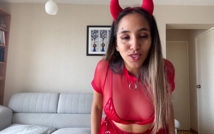 Goddess Alexa femdom: 悪魔の尻から毒を嗅ぎ落とす