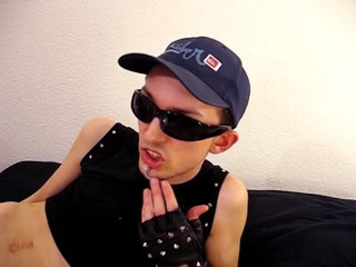 Sk8terBengel: 28 crot sperma