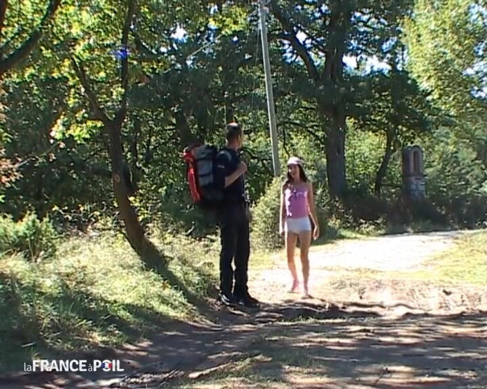 Rue Chaude: A couple of piggy walkers take a dirty break in...