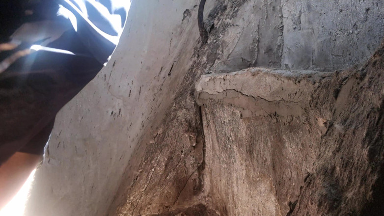 DihMonk: Terperangkap dalam Cellar dan Melancap Untuk Kekal Hangat