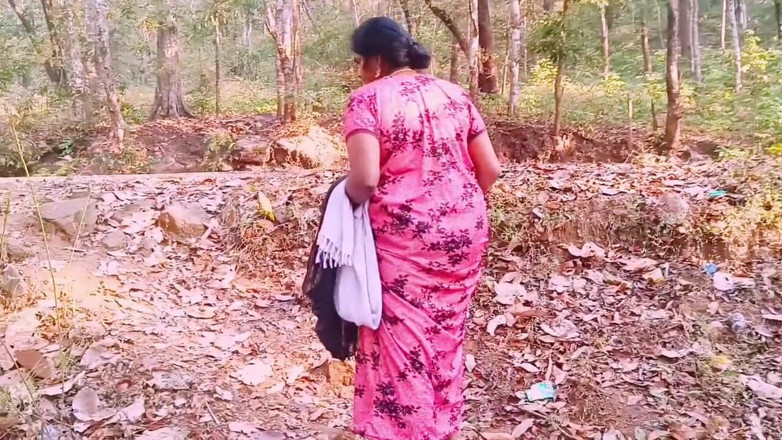 Telugu honey lips: Desi Stepmom and Stepson Outdoor Sex Telugu Dirty Talks