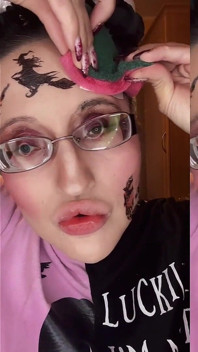 Sissy, ich werde dich dazu bringen, meine brille und lippen zu lecken, während ich dein geld auslecke