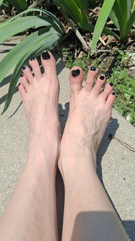 Bright Bulging Veins Fit for a Vampire