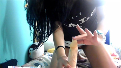 Crystal Phoenix: 少しふしだらな女はディルドと兼で遊ぶ