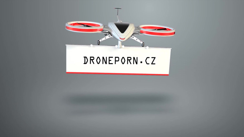 Peaches and Bananas: テントの中の裸の十代のチャーリー。チェコのヌーディストキャンプ。