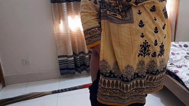 Aria Mia: Depali Stepaunty Fucked by Stepson When She Was Cleaning His...