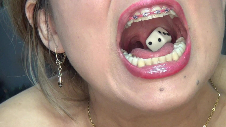 Angel eyes studio: 나는 12 큰 주사위를 삼켜!!