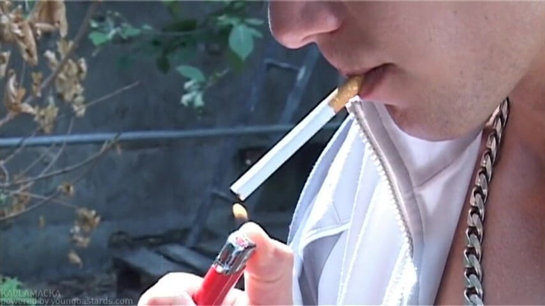 Young Bastards: 거대한 부하를 쏘는 Chav Twinks