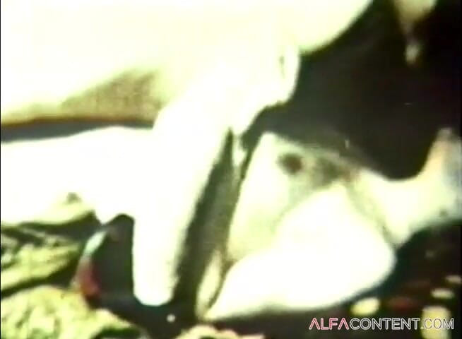 Alfa Planet: Two hot vintage babes sharing a hard cock in a...