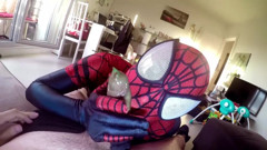 Nylon Xtreme: Spidergirl mahukan air mani di muka zentai