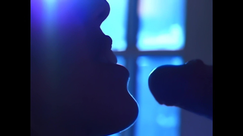 Blitzporn: Melody Love: senzuală, cu o pizdă tânără perfectă, futută tare