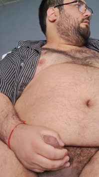 Gamer gordo viciado em masturbação