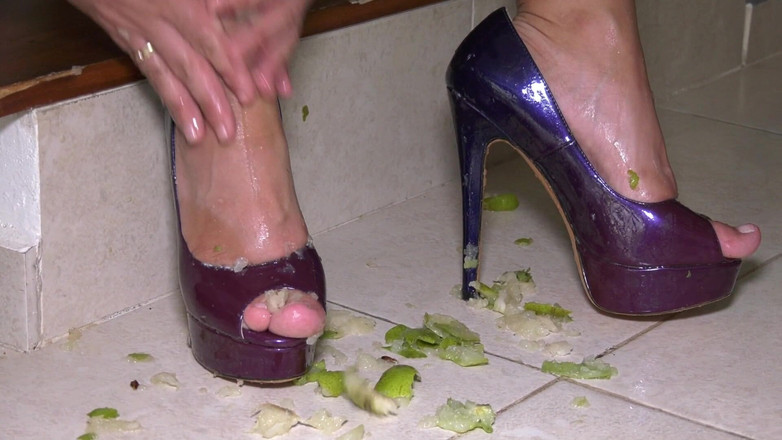 Foot Fetish 4K | By Taworship: Drcení ovoce