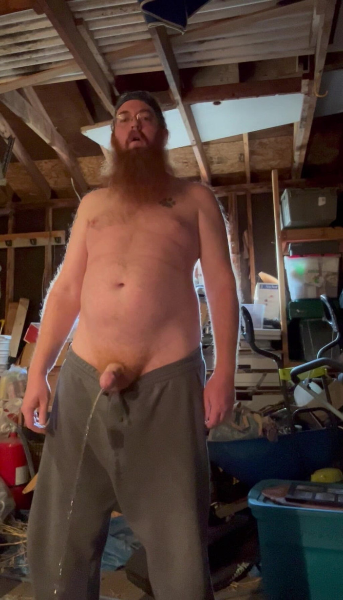 Big Baz: Verzweifelt nach einem pissen