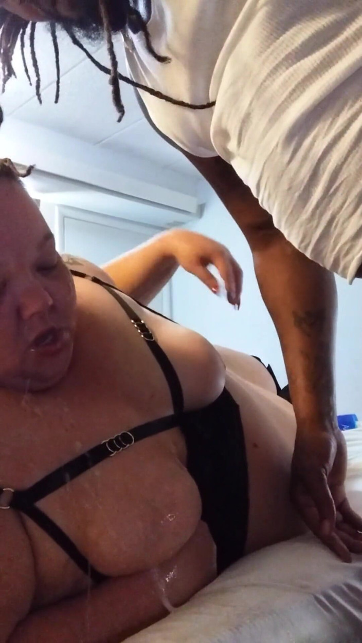 Kimmywetwet: Piggy's Feed Time BBC futai neglijaculat pe față