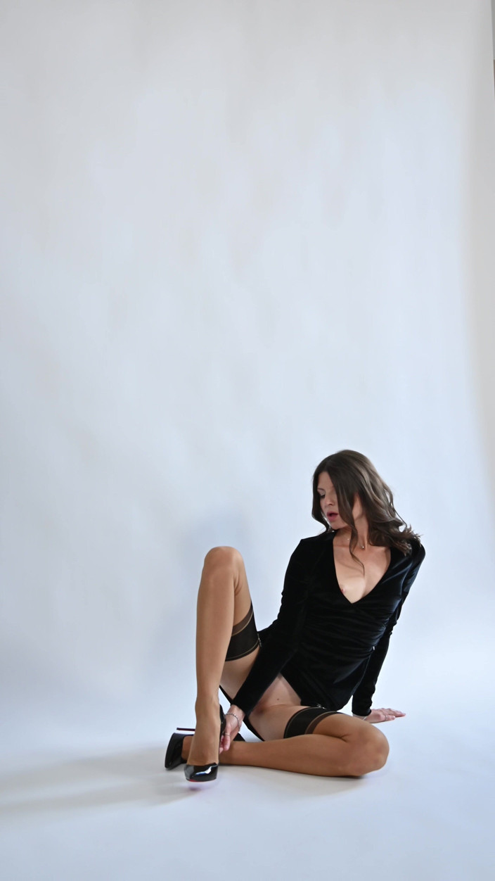 Gina Gerson: Bts Solo Elegant 4