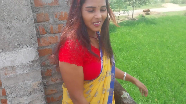 Pooja raniji: Pooja la bhabhi desi vient dans la plus vieille maison...