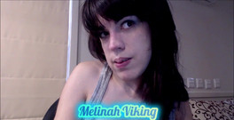 Melinah Viking: 幕后拍摄挑逗...