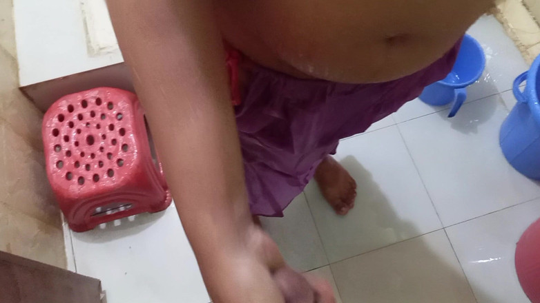 Sumahomesex: Sexo com stepcousin no banheiro. Eu gostei da buceta adorável...