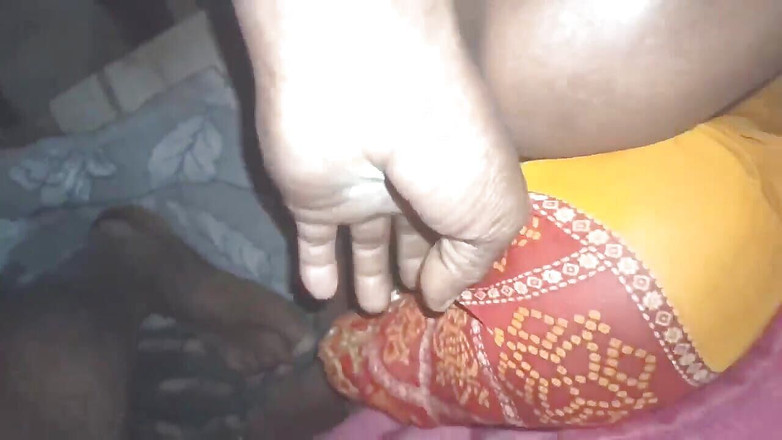 Sexbhabhi: 印度 Pron 视频村妻子性爱