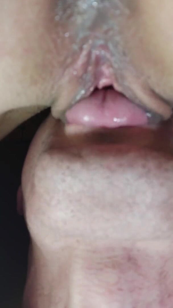 Wet Pussy Fuck: Teen's wet pussy is licked dripping pussy close up