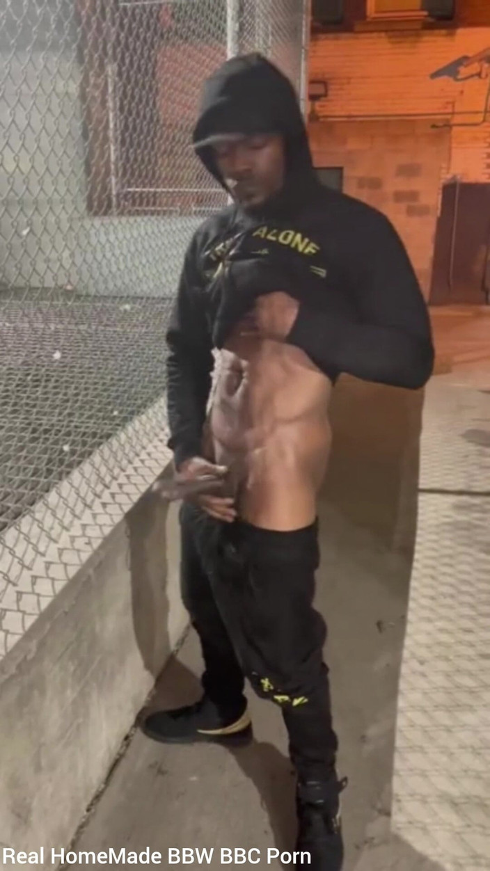 Big black cock BBCee: आउटडोर वीर्य निकालना मेरे बड़े काले लंड को सहलाना