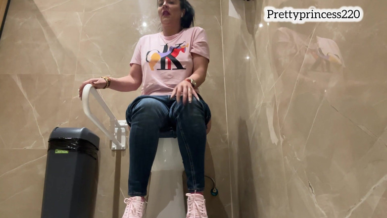 Panfil corina: Farting on Public Toilet