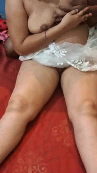 Bhabhi Randi panas India mengongkeknya pada gaya romantik